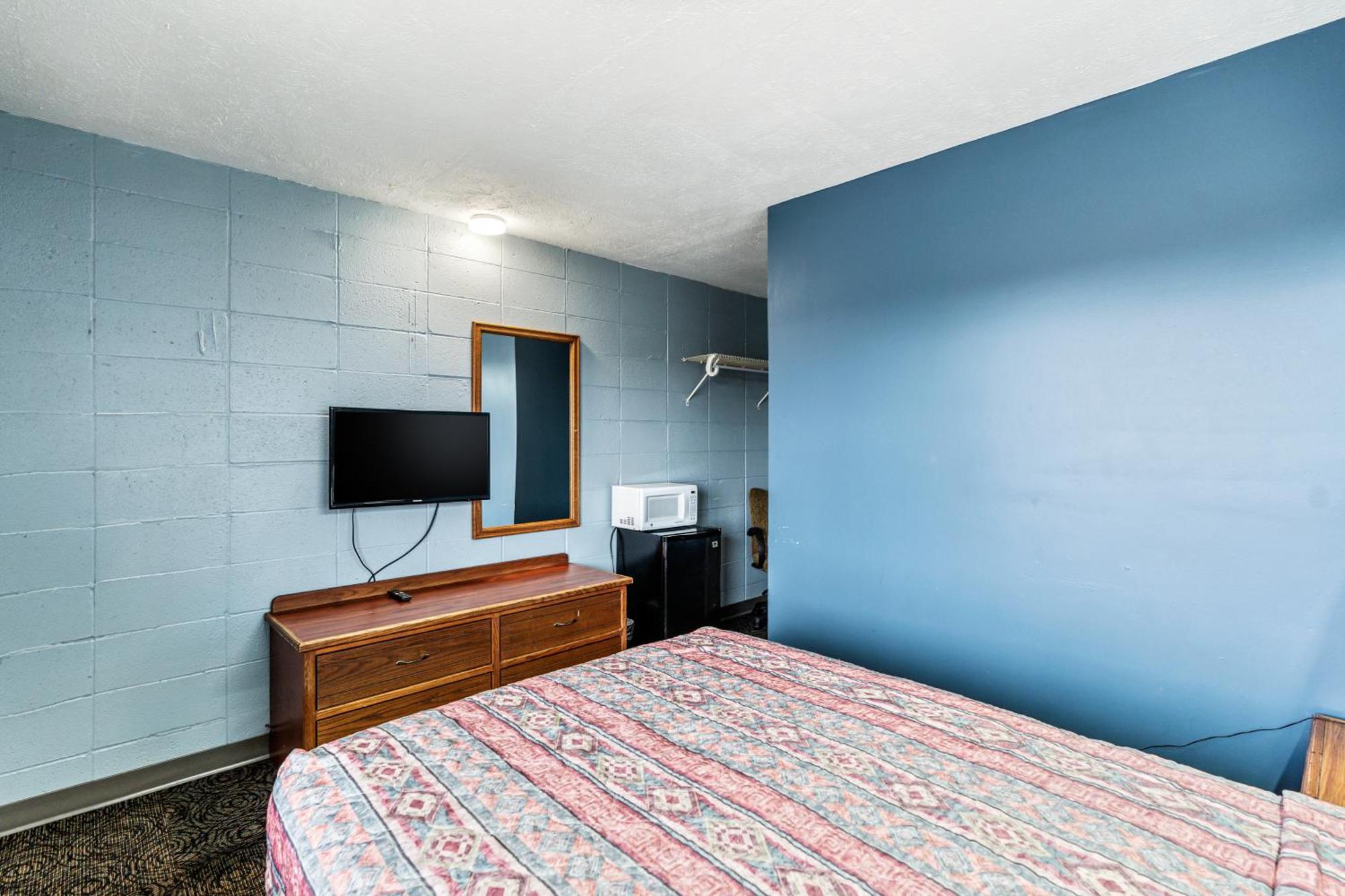 Broadway Inn Council Bluffs Bagian luar foto