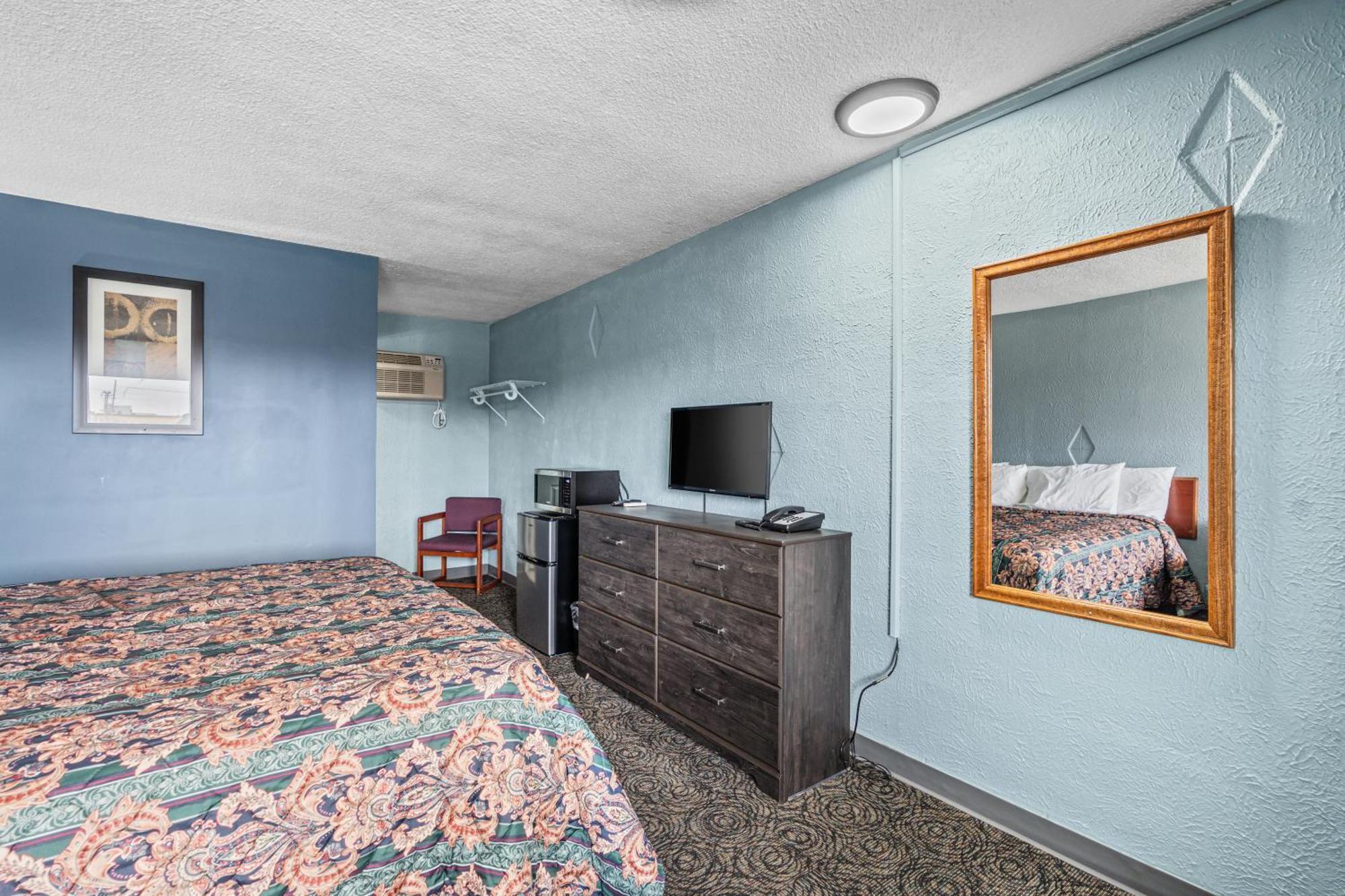 Broadway Inn Council Bluffs Bagian luar foto