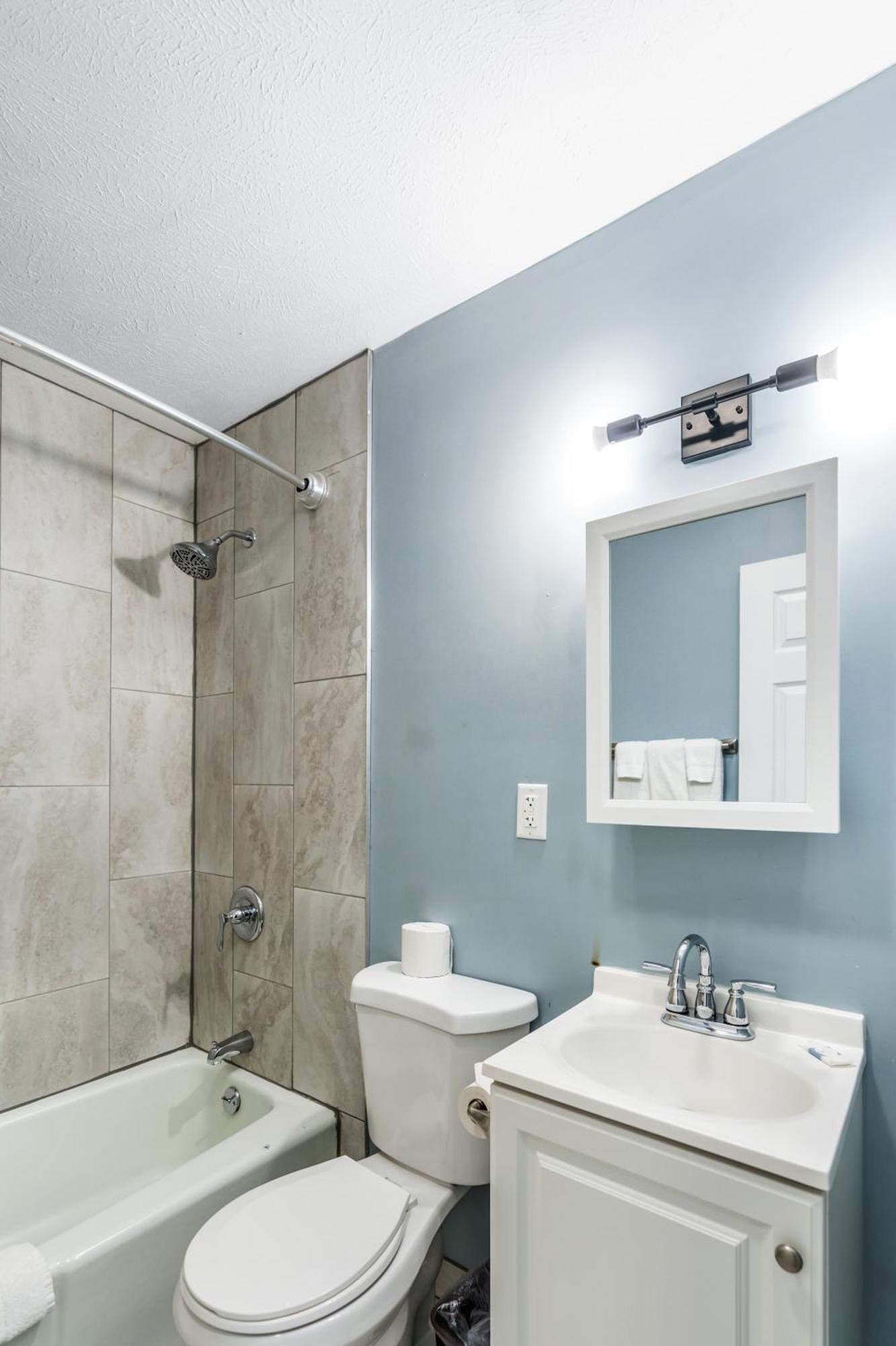Broadway Inn Council Bluffs Bagian luar foto