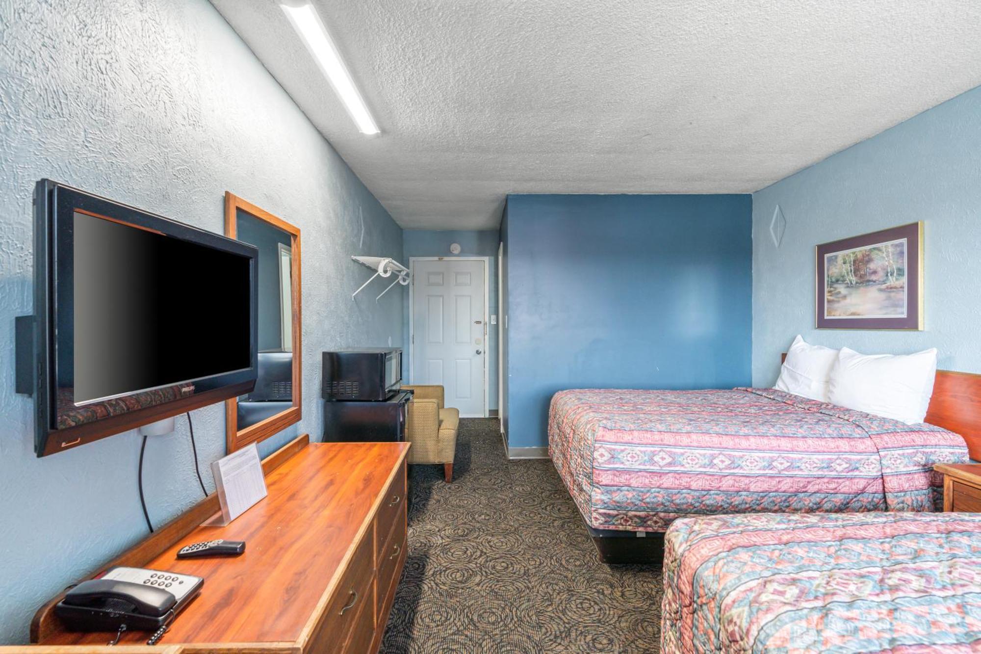 Broadway Inn Council Bluffs Bagian luar foto